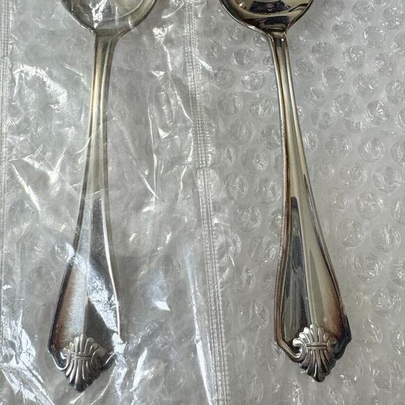 Vintage Silverplated 1881 Rogers Oneida Oval Soup Spoons - Picture 3 of 7